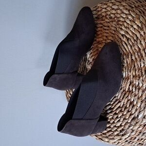 NWOT Eric Michael Antonia Brown Suede Leather Slip-on 2"‎ Heel Low Boots 8.5